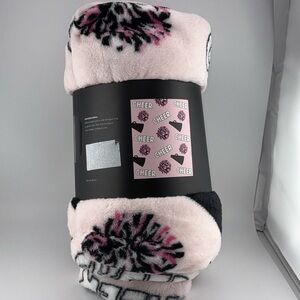 NWT CHEER 📣 Pink/Pom Poms 50”x60” Plush Throw Blanket Cheerleading Sports